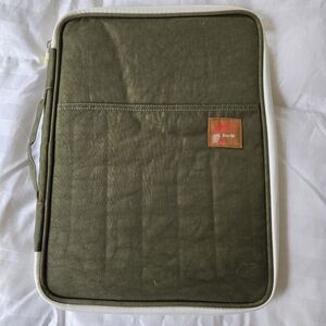 Green Laptop Sleeve with White Trim BTSKY